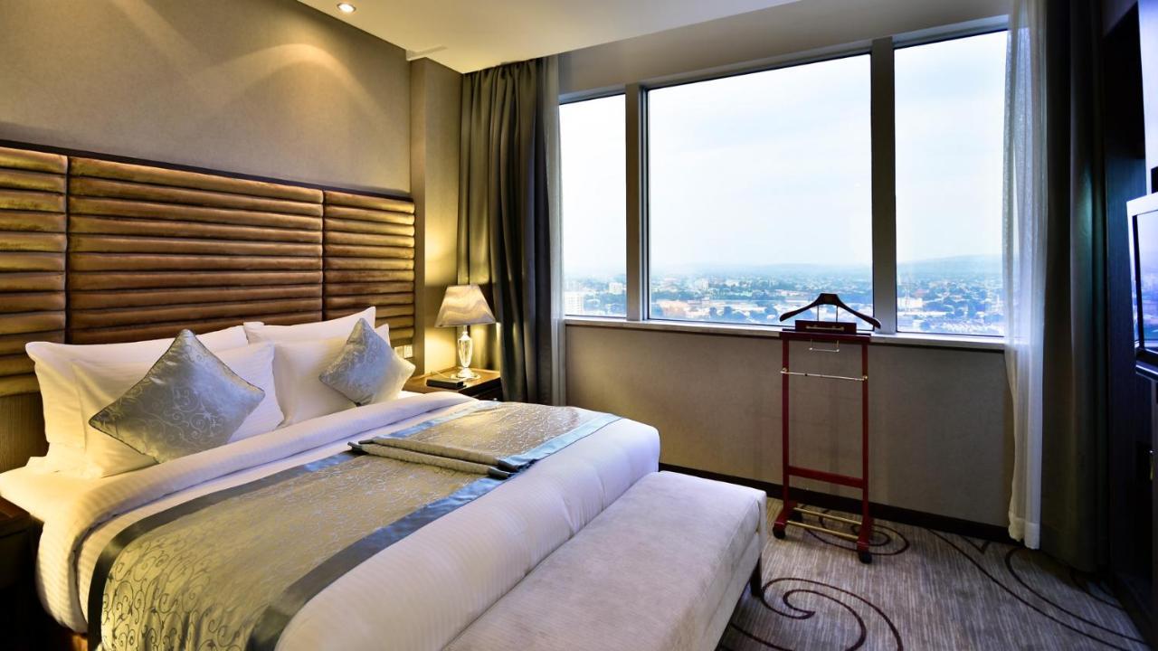 Fleuve Congo Hotel By Blazon Hotels キンシャサ エクステリア 写真