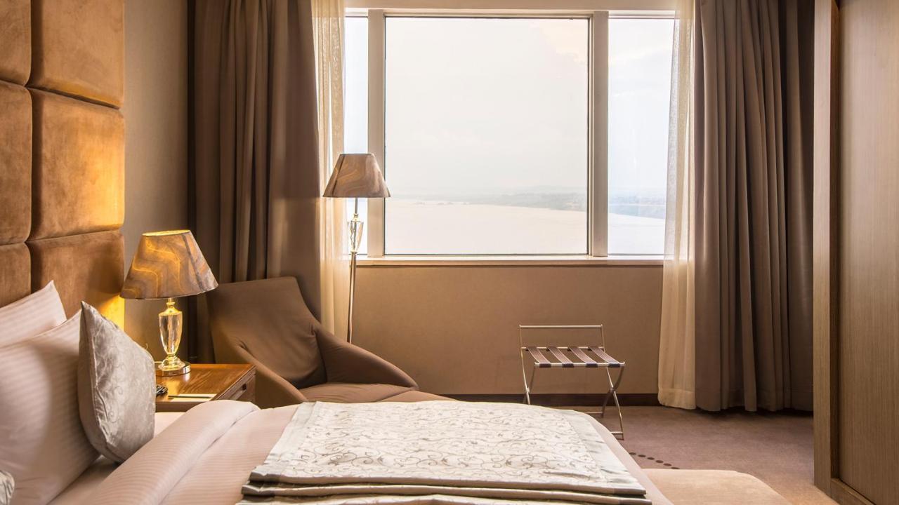 Fleuve Congo Hotel By Blazon Hotels キンシャサ エクステリア 写真