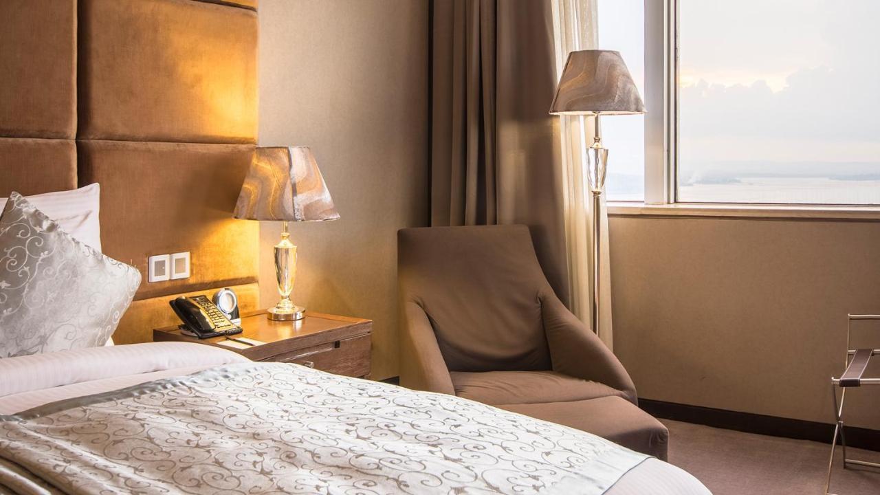 Fleuve Congo Hotel By Blazon Hotels キンシャサ エクステリア 写真