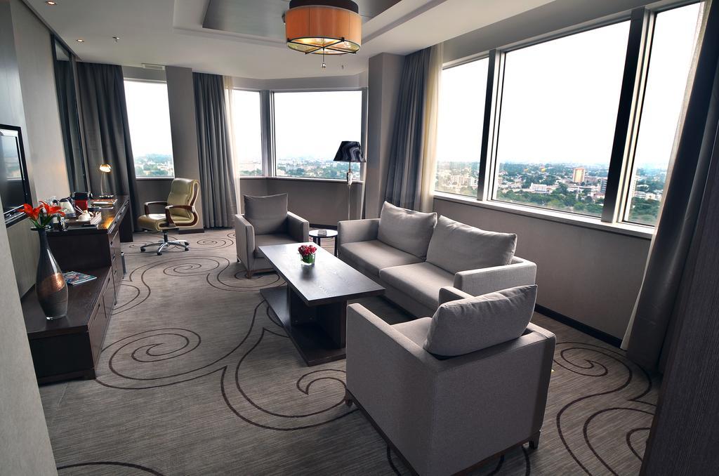 Fleuve Congo Hotel By Blazon Hotels キンシャサ エクステリア 写真