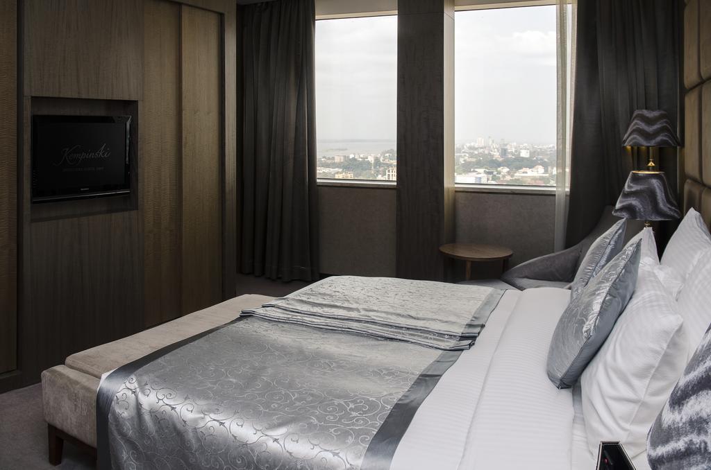 Fleuve Congo Hotel By Blazon Hotels キンシャサ エクステリア 写真