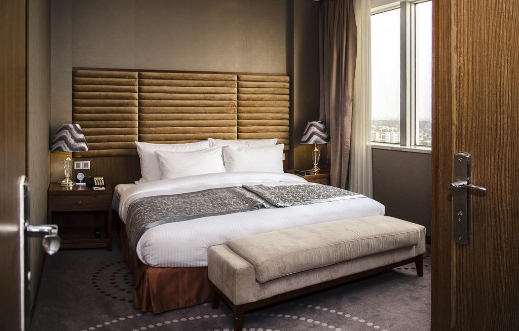 Fleuve Congo Hotel By Blazon Hotels キンシャサ エクステリア 写真