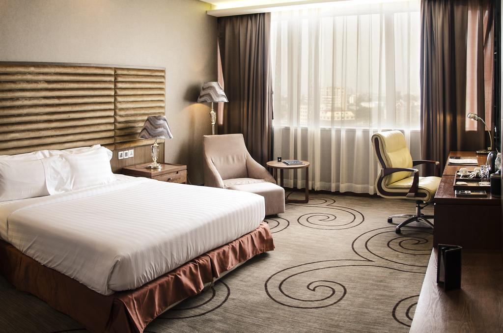 Fleuve Congo Hotel By Blazon Hotels キンシャサ エクステリア 写真